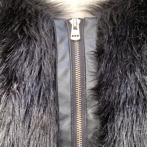 UNIQUELY LORNA JANE Faux Fur Vest Women's Size XS - Picture 2 of 7